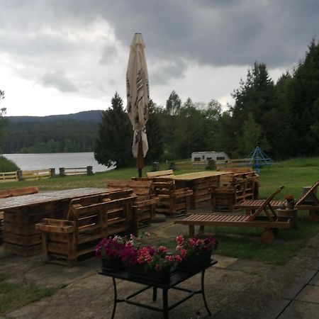 Hotel Penzion Tomy Na Pláži Frymburk Exterior foto