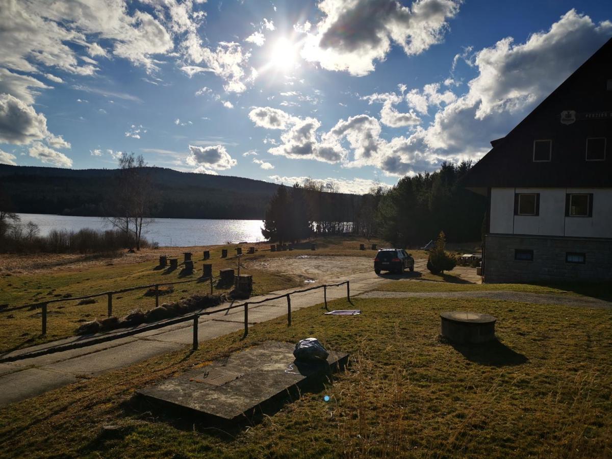 Hotel Penzion Tomy Na Pláži Frymburk Exterior foto